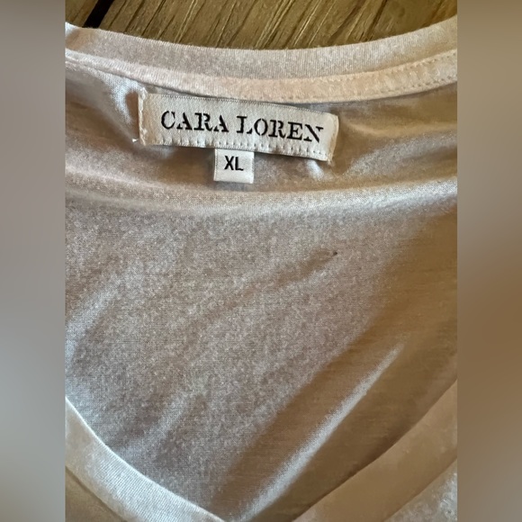 CARA LOREN Oversized V Neck Graphic Tees Bundle - Picture 10 of 11